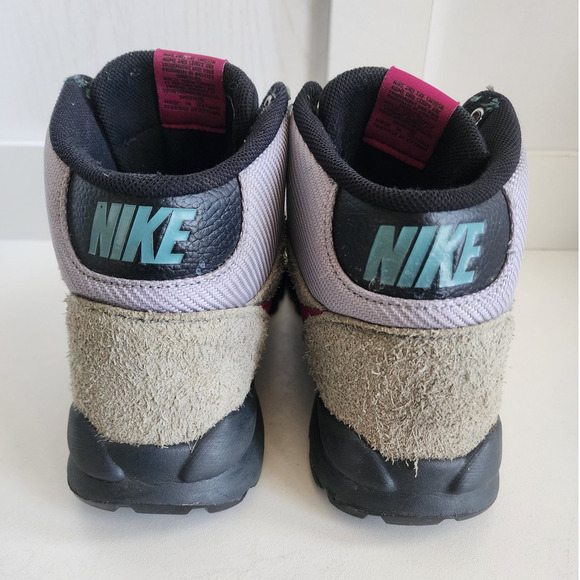 *Nike Hoodland Suede Hiking Boot Particle Grey Bright Magenta Men 9/ Women 10.5 - Picture 4 of 11